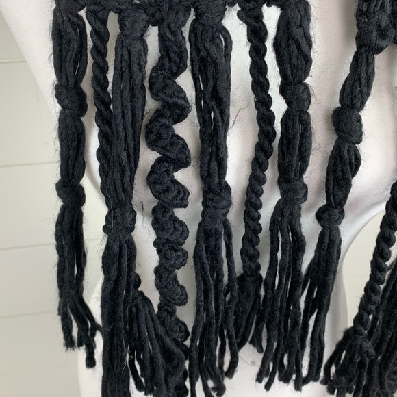 Fossil Scarf Kendall Cableknit Black with Tassels 5” Wide by 64” Long - Picture 3 of 11